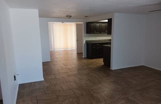 3 Bed Home for Rent! Gallery 3