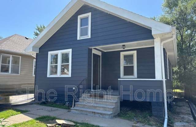 3330 N 59th St photos photos