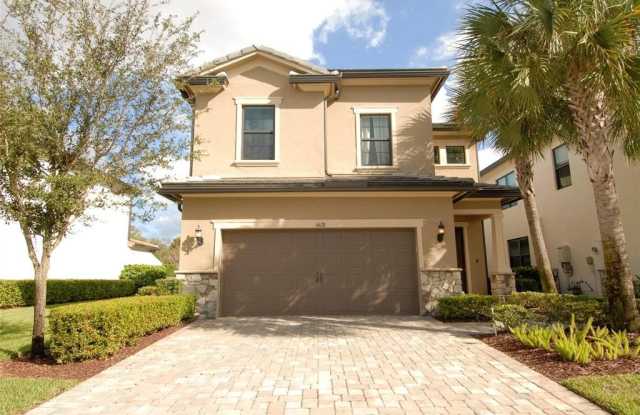 4628 Pinehurst Trl photos photos