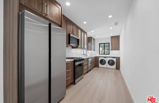 160 N Almont Dr Gallery 3