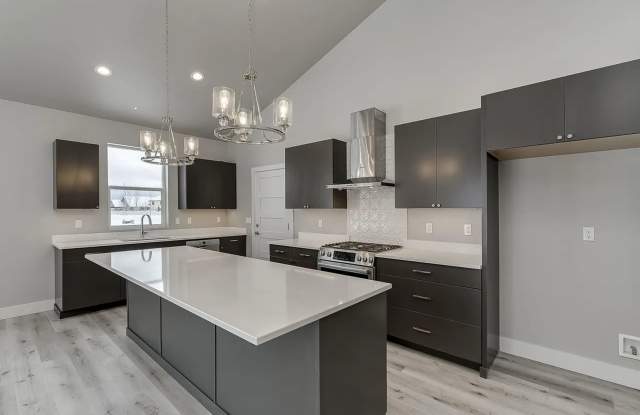 Beautiful 3-Bedroom Home in Desirable Coeur d'Alene Place Gallery 3