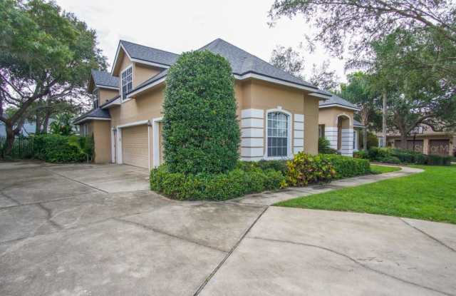 306 BURLEIGH COURT Gallery 3
