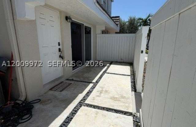 4590 SW 68th Ct Cir Gallery 4
