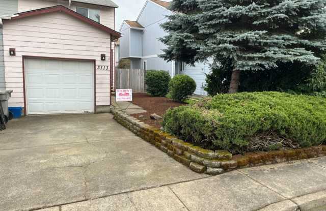 *Move In Special, Half off Rent! (See ad for details)*3 Bedroom Home! photos photos