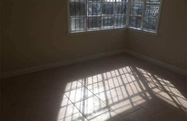 1115 North Mayfield Avenue - 4 Gallery 4
