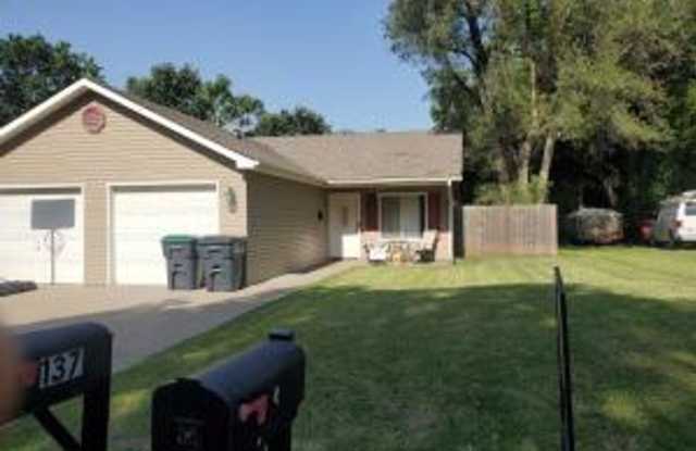 Spacious 3 Bedroom / 2 Bath Duplex photos photos