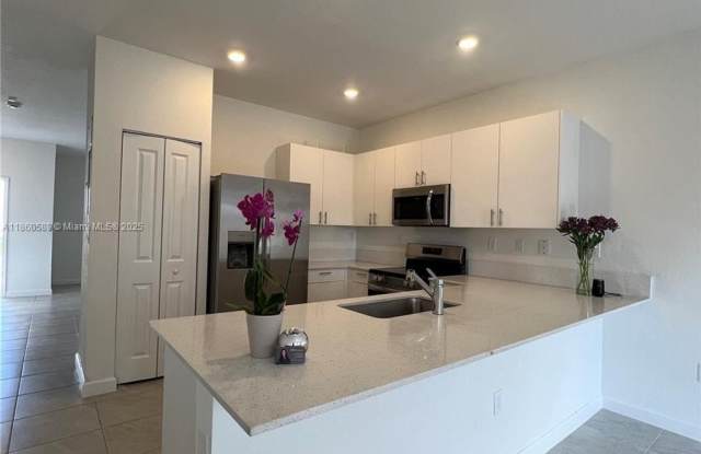 12725 SW 234th Ter photos photos