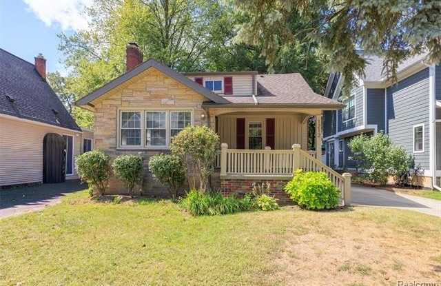 1212 Wyandotte Avenue photos photos