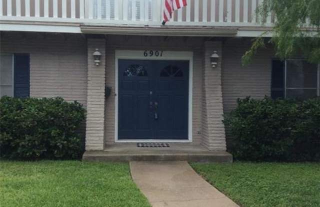 6901 Aswan Dr Gallery 3