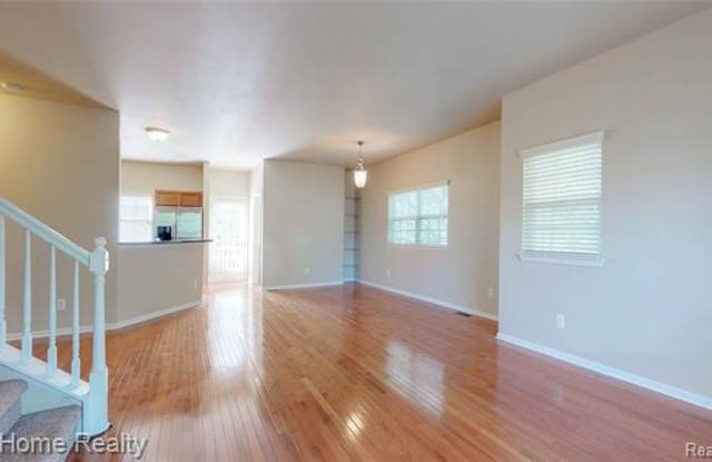 1453 BEACHLAND Boulevard Gallery 2