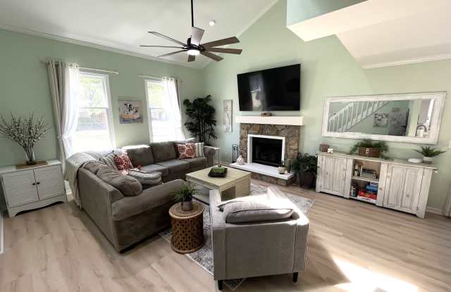 6220 Crofton Drive Gallery 2