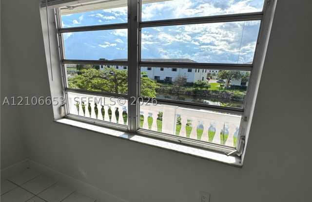 65 NE 202nd Ter Gallery 4