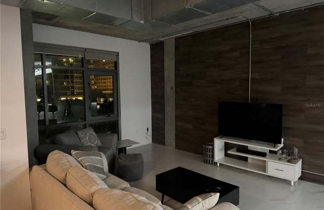 10 N SUMMERLIN Avenue Gallery 3