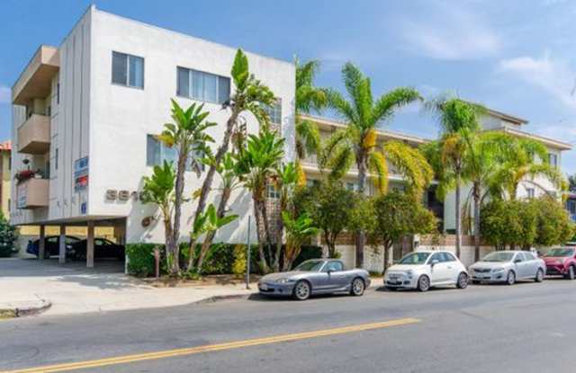 3810 Wade Gallery 1