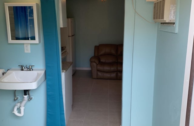 1800 Pinehurst Drive - 1800 Pinehurst Drive, West Palm Beach, FL 33407
