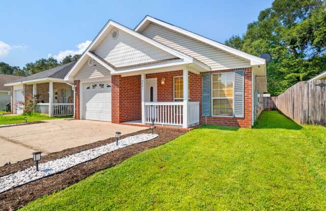 4 bedroom home in quiet neighborhood Gallery 4