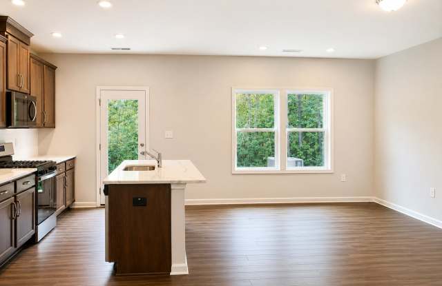 843 Oak Center Drive Gallery 2