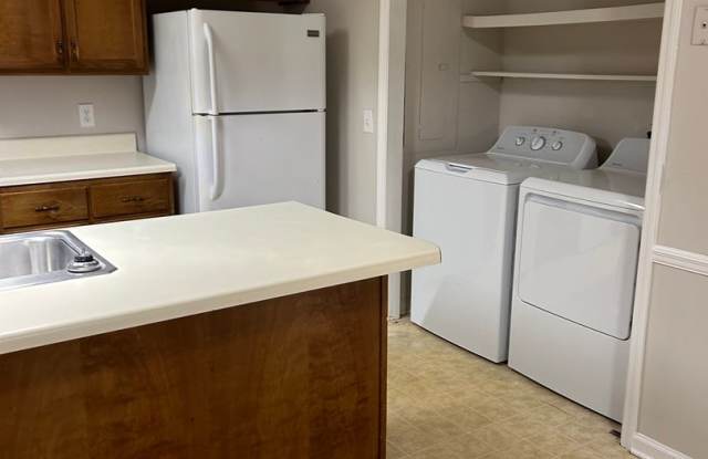 Ash Street Extension 1113 Gallery 4