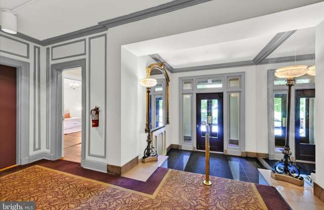 3401 GREENWAY Gallery 2