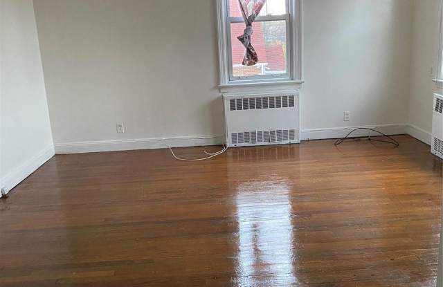 192 Beech Street - 192 Beech Street, Valley Stream, NY 11580