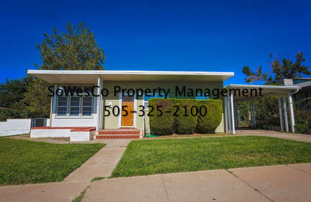 Charming Fully Furnished 2 Bedroom Home with Spacious Yard photos photos