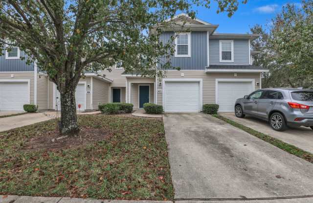 3 bedroom/ 2.5 bathroom townhome near the airport! photos photos