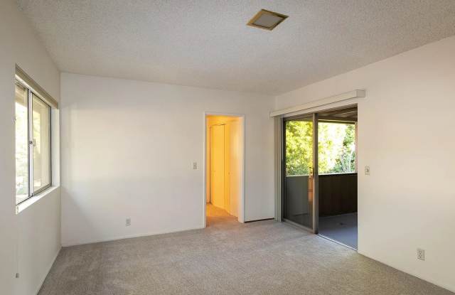 1066 San Pasqual St Apt 21 photos photos