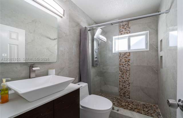 1650 SW 63rd Ter Gallery 4