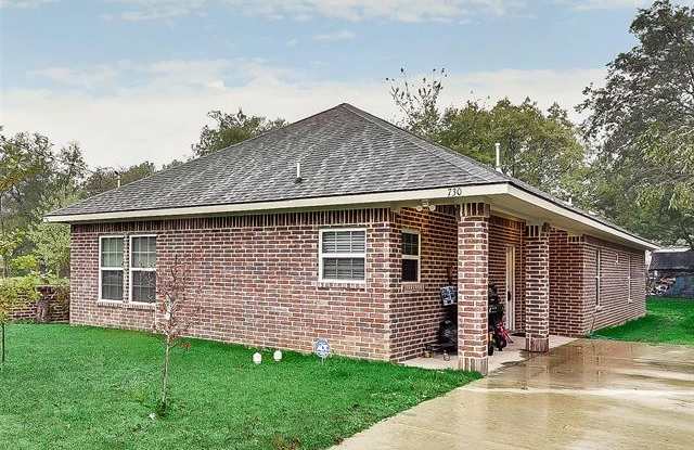 730 Elkhart Avenue - 730 Elkhart Avenue, Dallas, TX 75217
