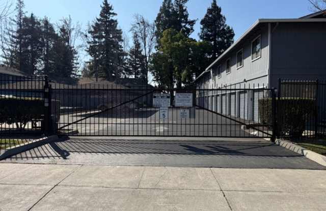 Spacious 3-Bedroom Condo in a Prime, Convenient Location photos photos