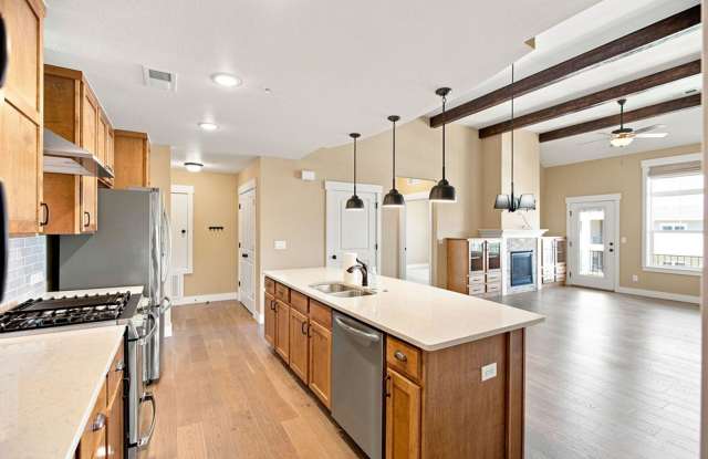 Pristine 2 bedroom plus office - Flats at Centerra Gallery 1