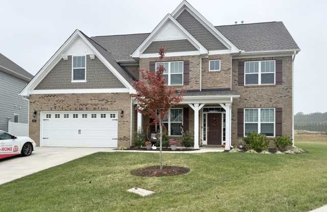 5 Bedroom in Erynndale subdivision in High Point with an Office, Large Bonus Room, and Walk-In Closets Throughout! - 4261 Toucan Trl, Guilford County, NC 27265