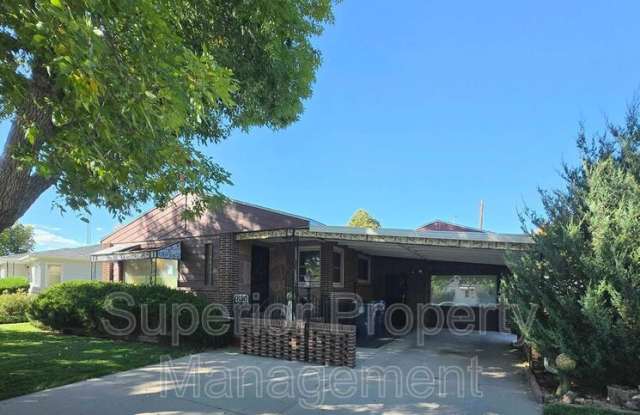 1880 Oxford Dr Gallery 1
