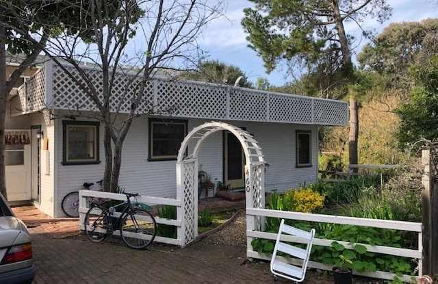 Charming 2bd/1ba House w/ Short Walk to Downtown SLO *Available: NOW* - 460 Dana Street, San Luis Obispo, CA 93401
