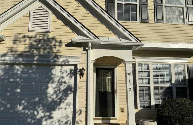 1725 Taynton Circle Gallery 1