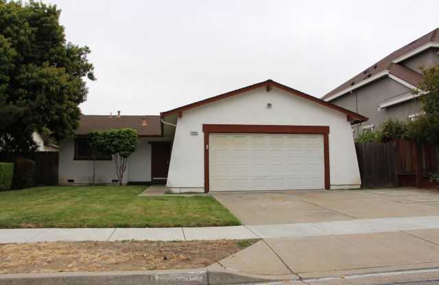 39145 Cindy Street 3 Bedroom 2 Bathroom photos photos