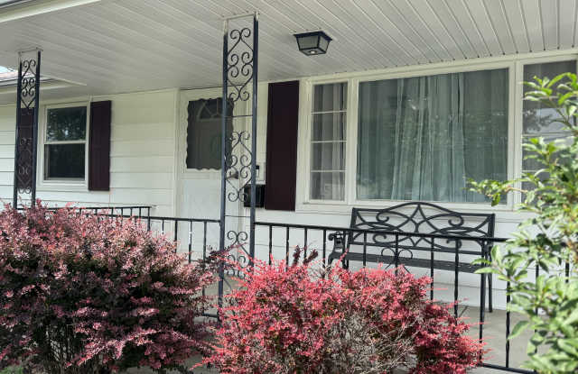 745 Forde Ave photos photos