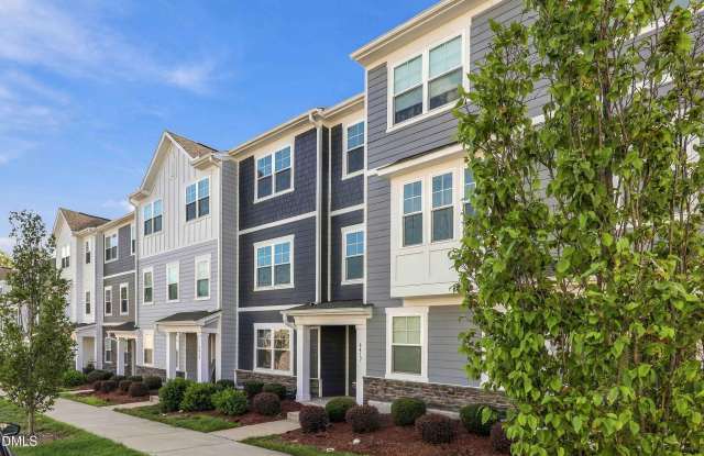 6417 Mentor Place Gallery 1