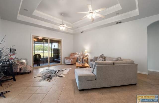2 Bethpage Dr. Gallery 3