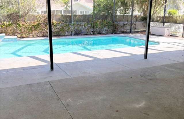 Pool Home in Desired SE Ocala - SPECIAL INCENTIVE $1000 Off 2nd Month's Rent photos photos