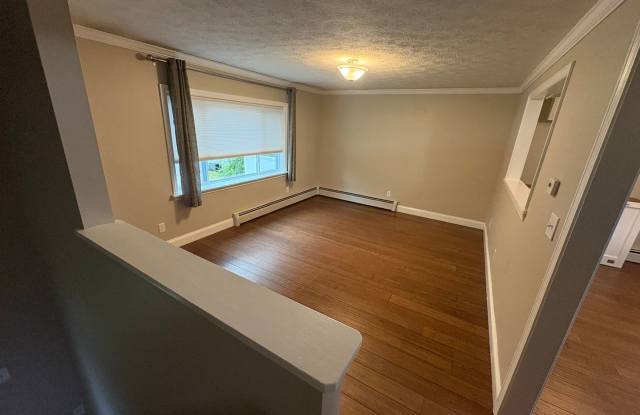 Spacious 3-Bed Home | Large Fenced-In Yard | Full Basement Gallery 4