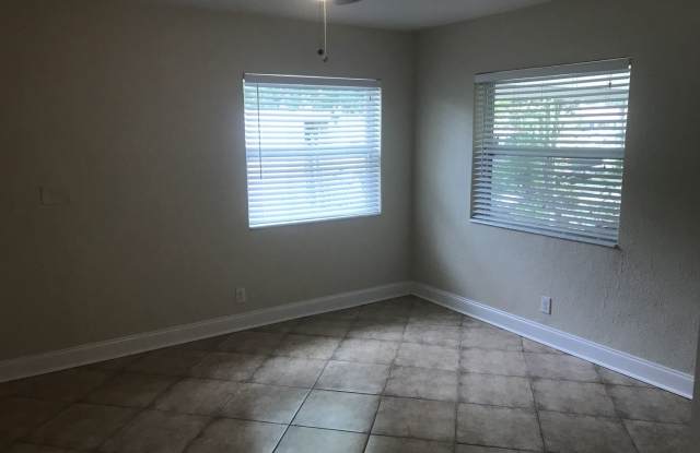 1715 W Saint Conrad Gallery 4