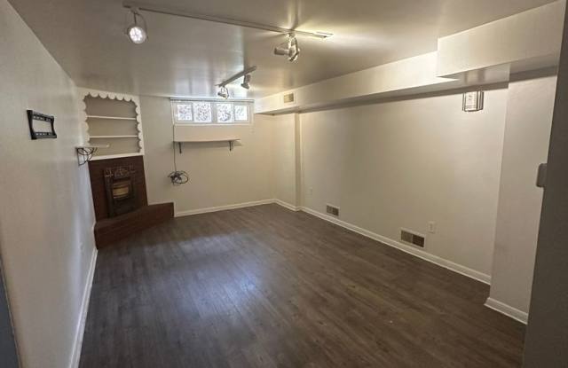 2 Bedroom Apartment Only Steps from Campus Gallery 4