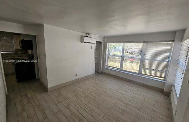 26 SE 13th Ter photos photos