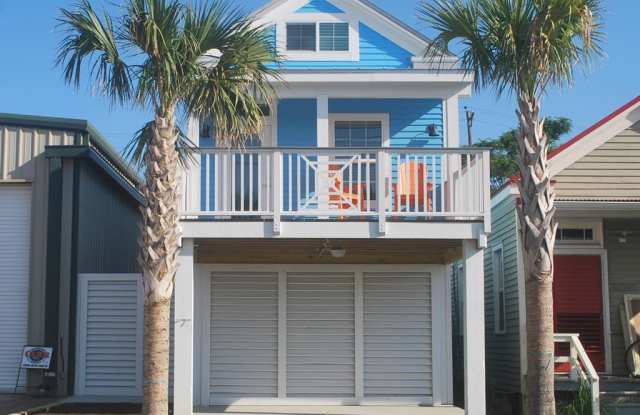 2521 Winnie Street - 2521 Winnie Street - Avenue G, Galveston, TX 77550