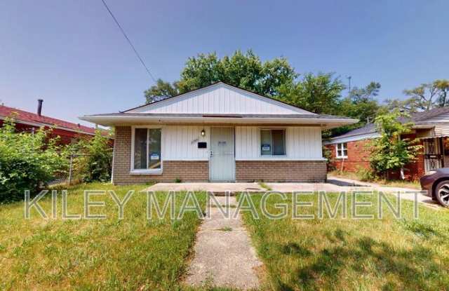 20435 Griggs Street photos photos