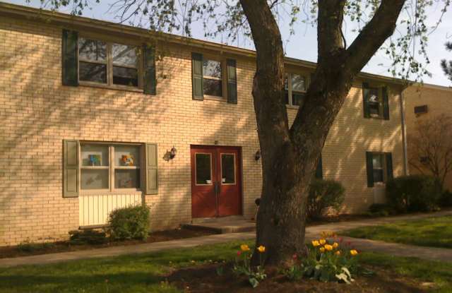 1 Bedroom - Very Quiet, Park Like Setting photos photos