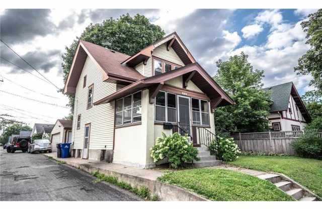 August 1st 2026- Large 5 Bedroom Single Family Home in Saint Paul - 216 Cretin Avenue North, St. Paul, MN 55104