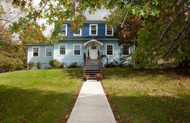 108 HOOKER AVE - 108 Hooker Avenue, Poughkeepsie, NY 12601