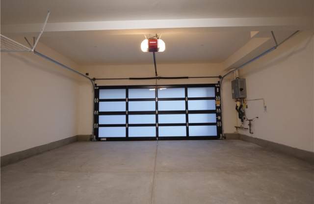 329 Lodestar Gallery 2